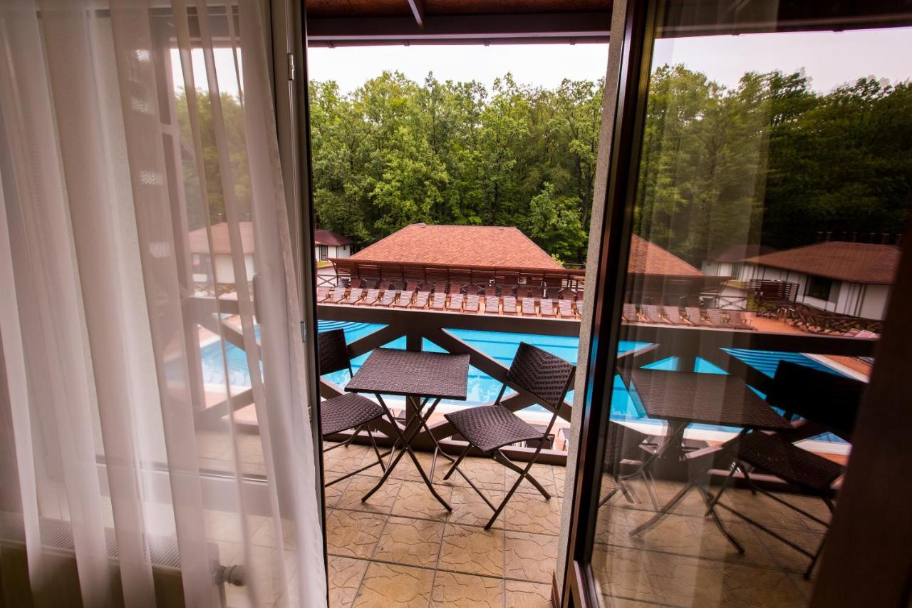 Georg Park Hotel Tarashany Exterior foto